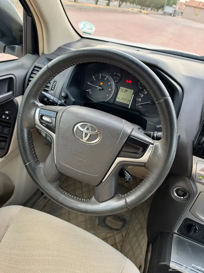 برادو 2018 فطيمي فل كامل فتحة دفلوك ثلاجة نظيف جدا 32