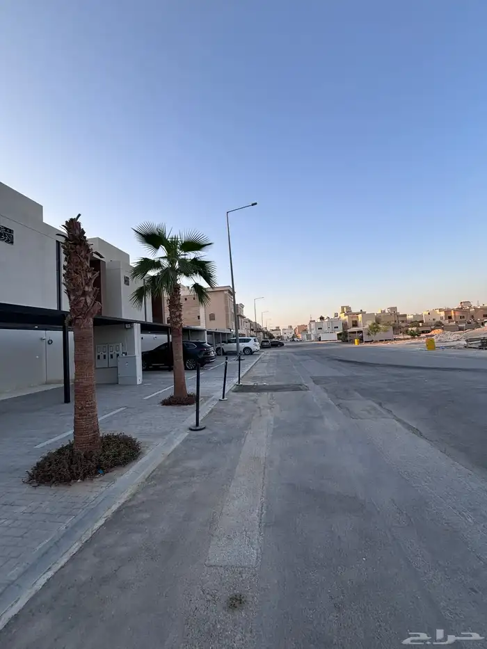 للبيع شقة بتصميم فاخر   مسبح   مصعد   موقف خاص 4