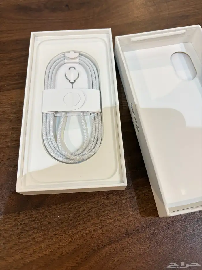 آيفون 16 بلس 1