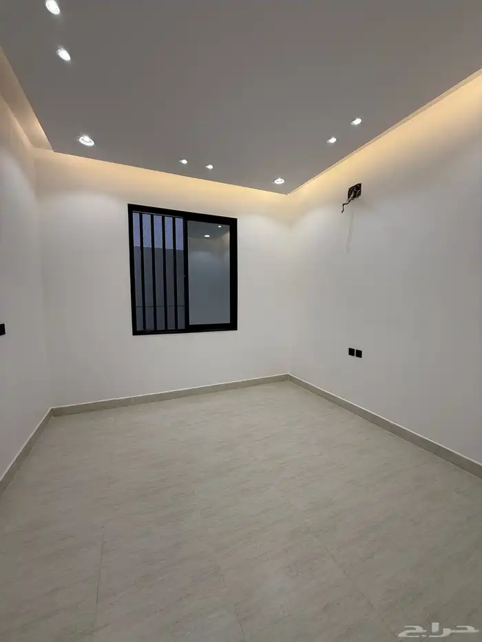 للبيع ارواف علويه وشقق ارضيه تشطيب فندقي ف احد رفيده 11