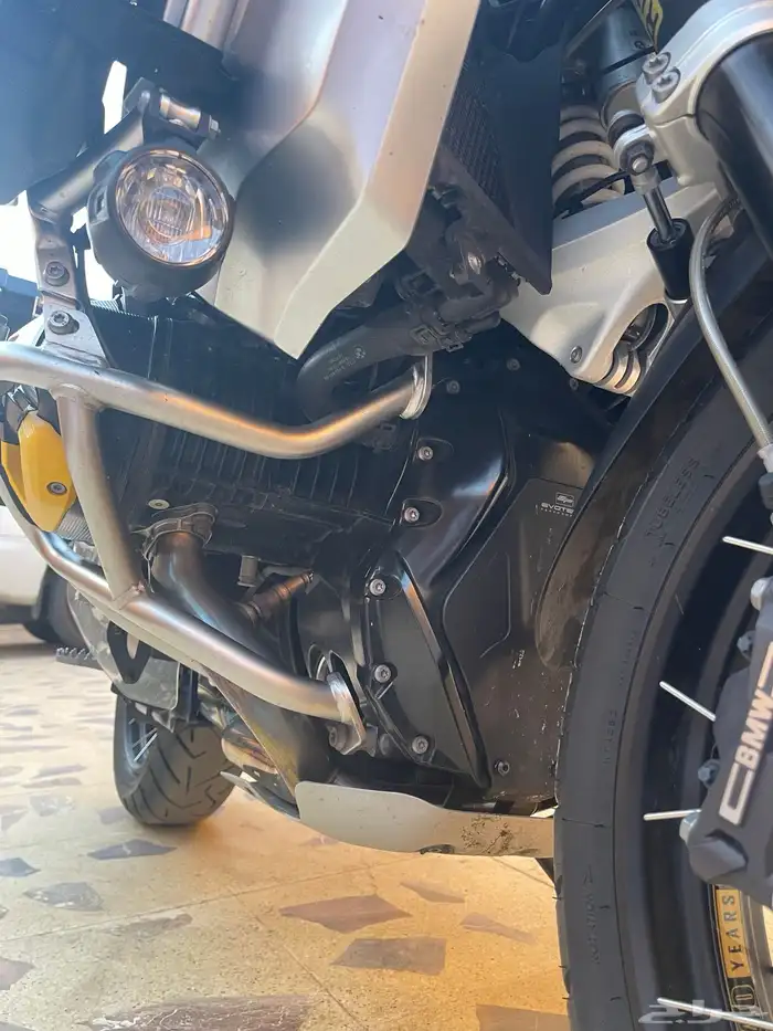 ادفنشر bmw 1250 R 2021 اصدار 40 عام لوحة مميزة 32