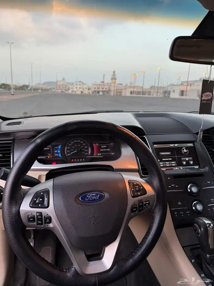 فورد تورس 2015 فل كامل SEL المالك الاول بودي وكاله بصمه 6