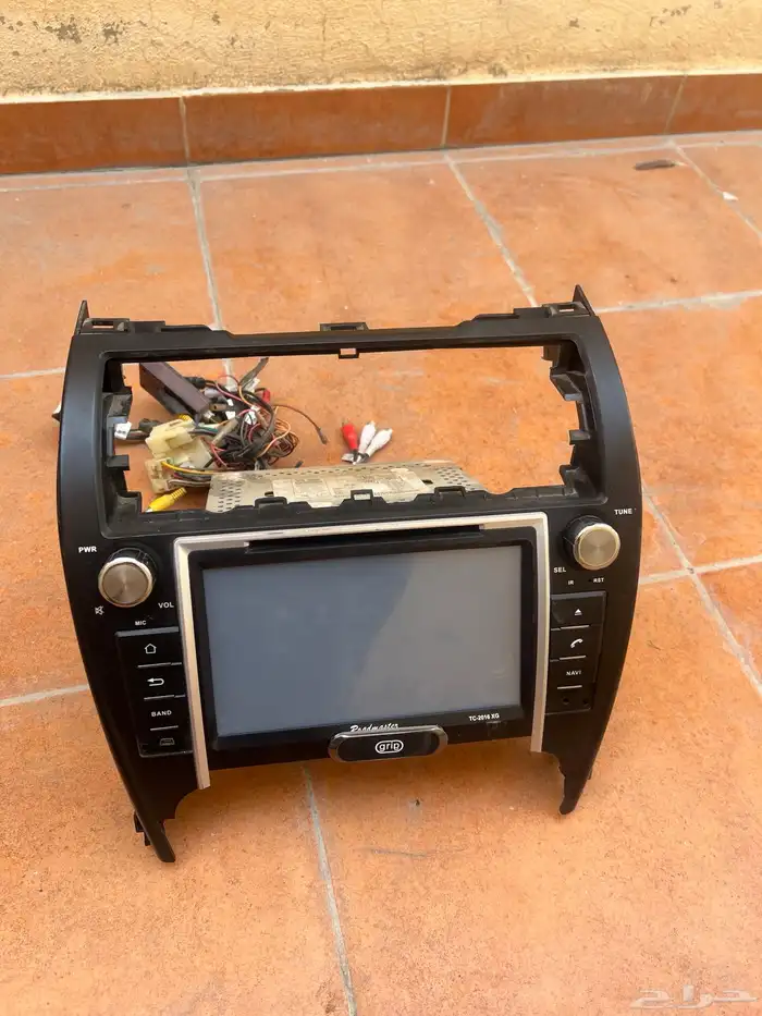 للبيع مسجل كامري كامل شغال وبعض الأحيان يعلق لكن أموره تما 1