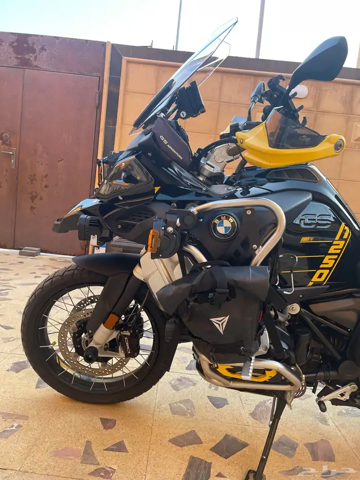 ادفنشر bmw 1250 R 2021 اصدار 40 عام لوحة مميزة 28