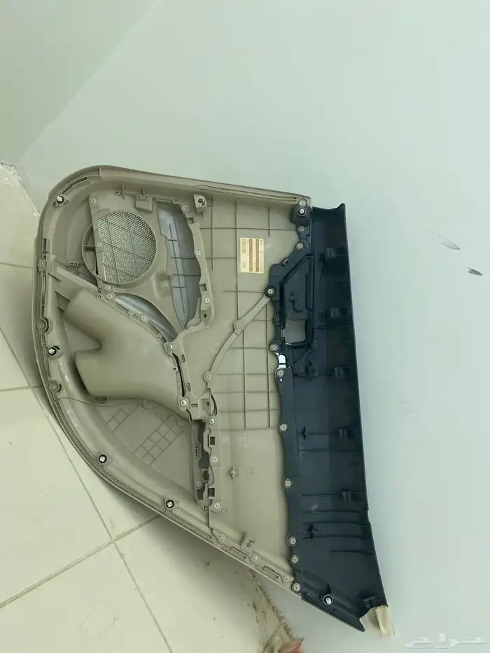 ديكور باب راكب خلقي يسار كامري من 2019 - 2024 1