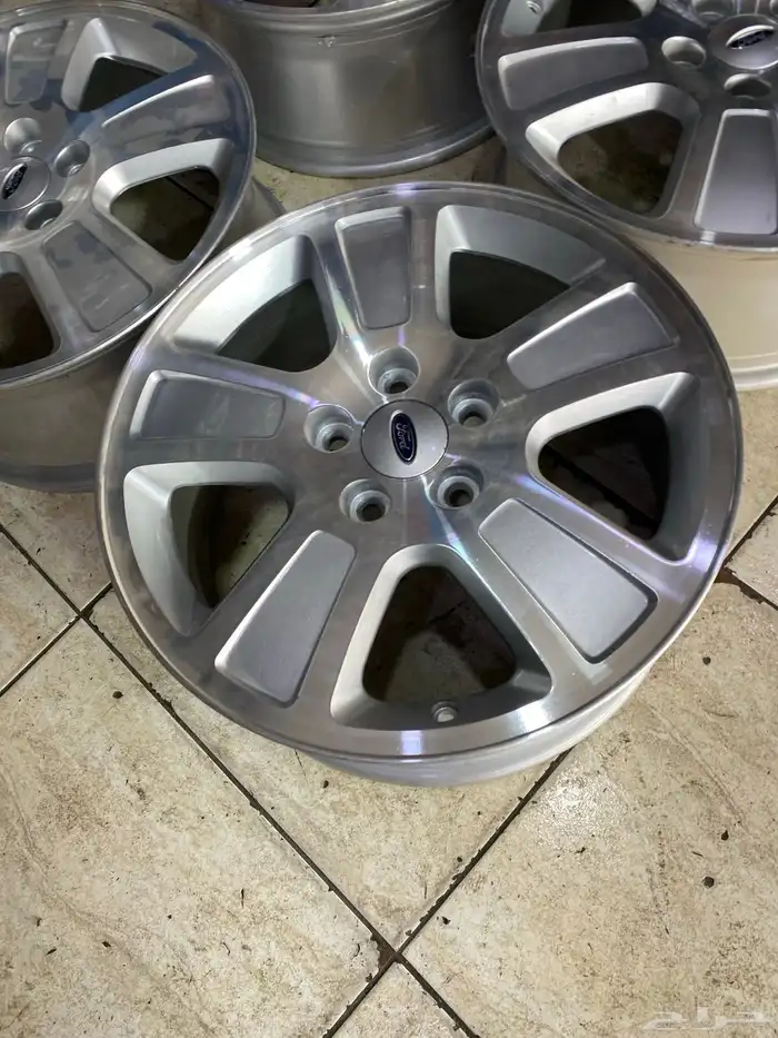 طقم جنوط فورد اسبورت فكتوريا مقاس 17 اصليه ص 4