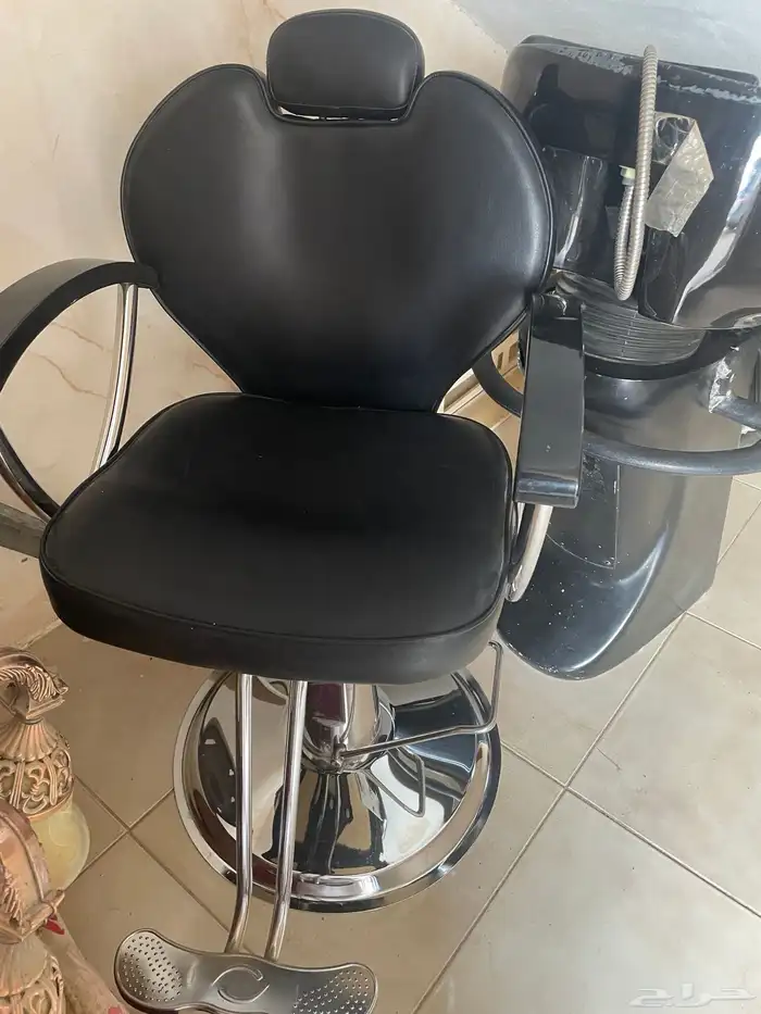 كرسي بحالة ممتازة للبيع في بيشة 0