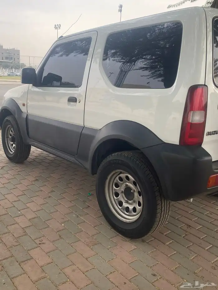 سوزوكي جمني 2011 نظيف جدا 1