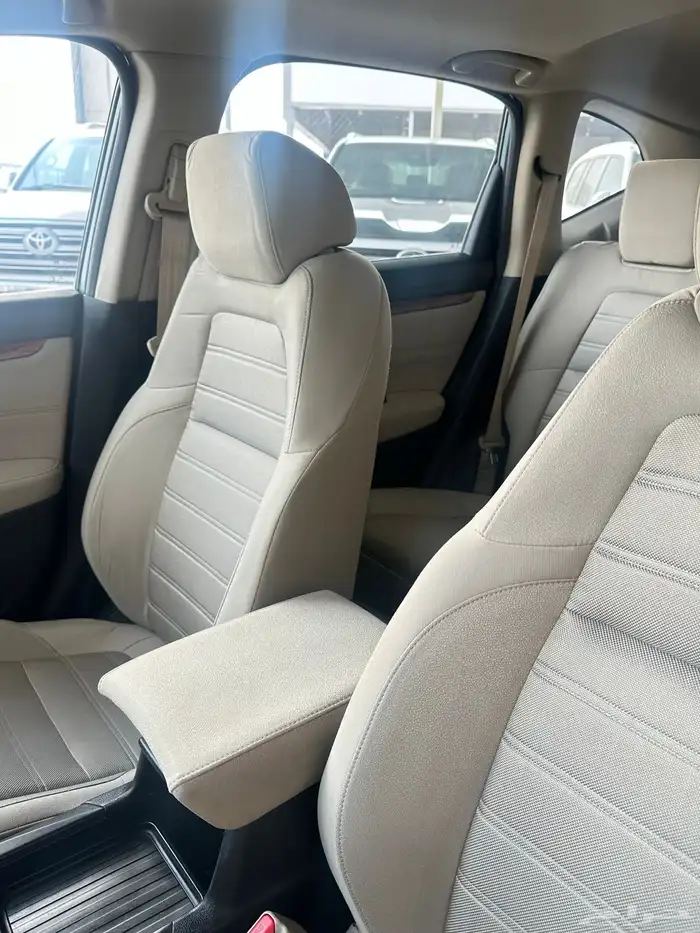 هوندا سي ار في -2021 بنزين 6