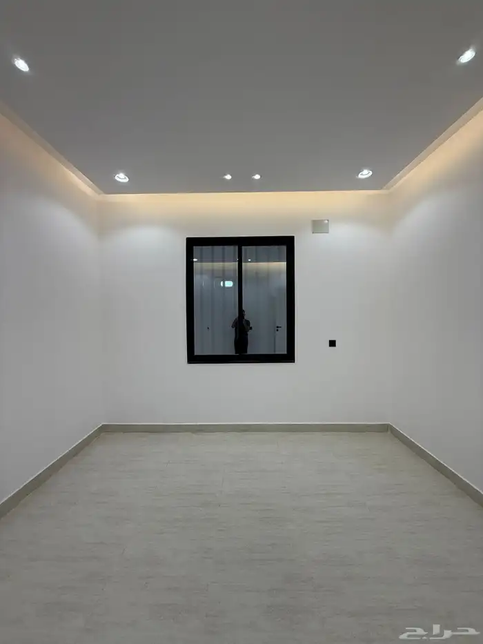 للبيع ارواف علويه وشقق ارضيه تشطيب فندقي ف احد رفيده 6