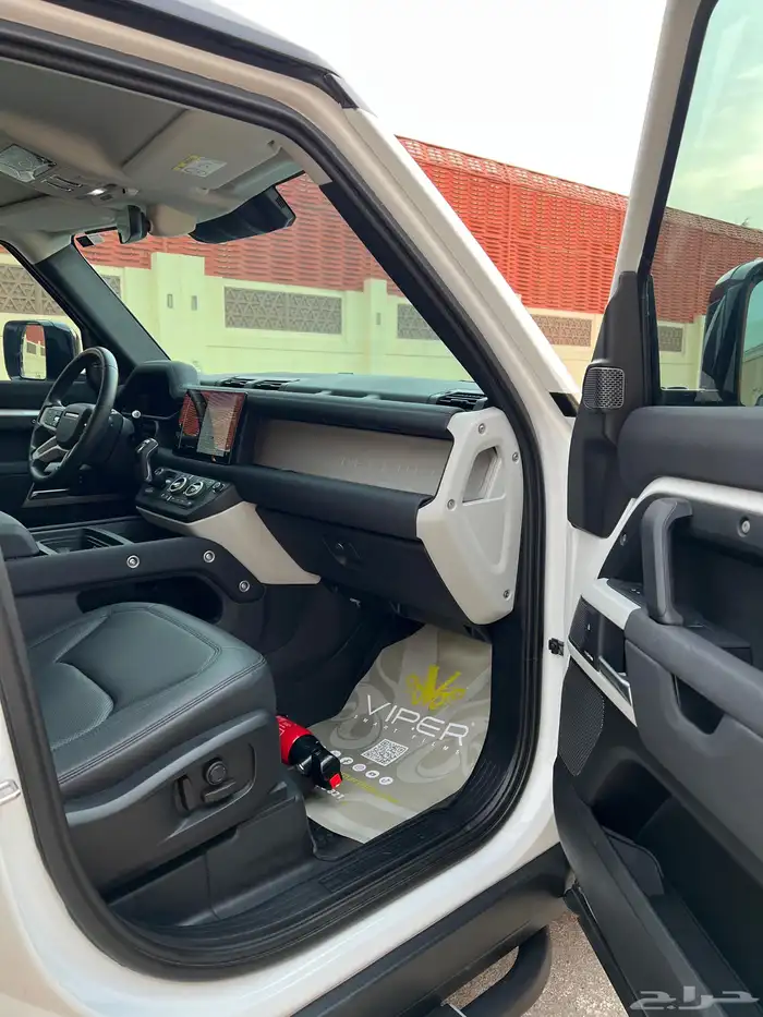 لاندروفر ديفيندر 110 ناغي 2023 ضمان وصيانه مجانيه 16