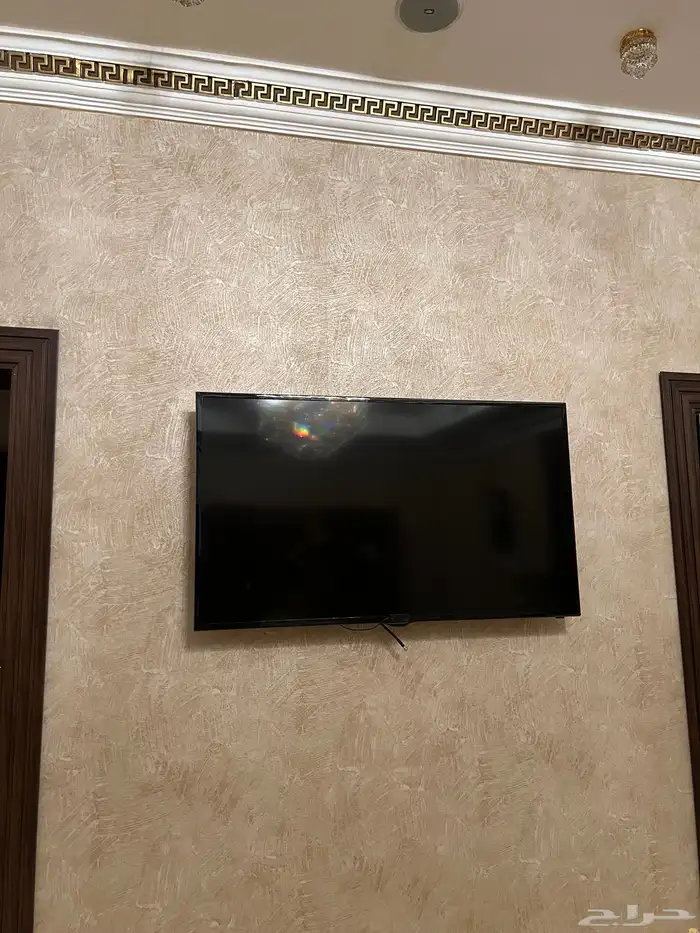 شاشة تلفزيون شبه جديدة 0