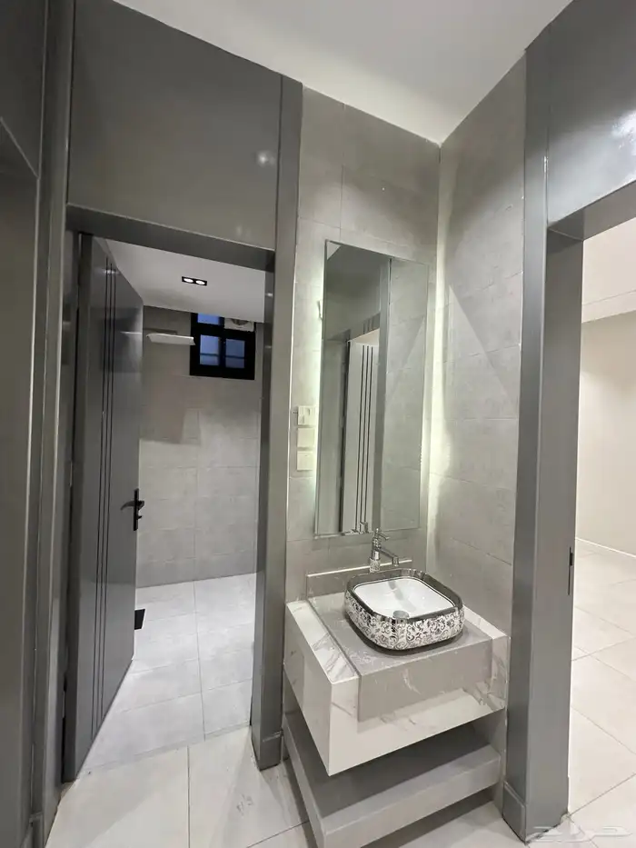 للبيع شقه علويه بموقع مميز قريب من مطار ابها 18