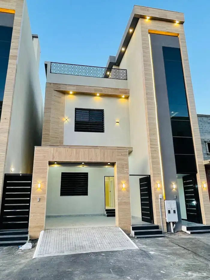 للبيع ادوار ارضي بحوش مدخل سيارة من 550 الف شمال الخميس 1