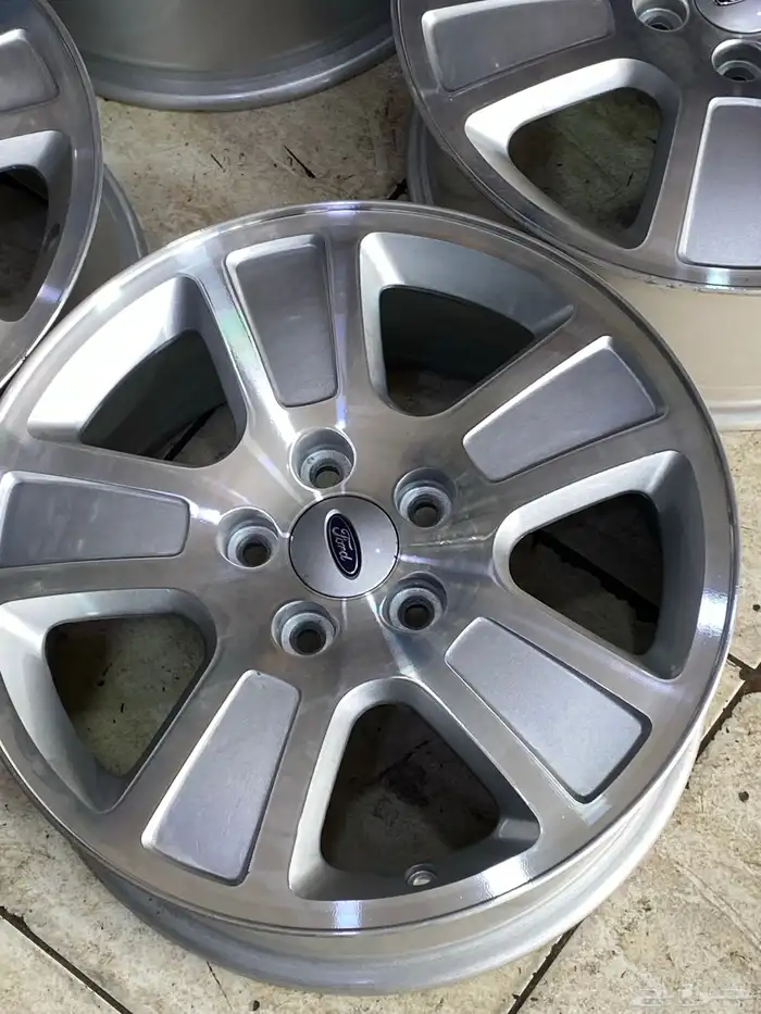 طقم جنوط فورد اسبورت فكتوريا مقاس 17 اصليه ص 5