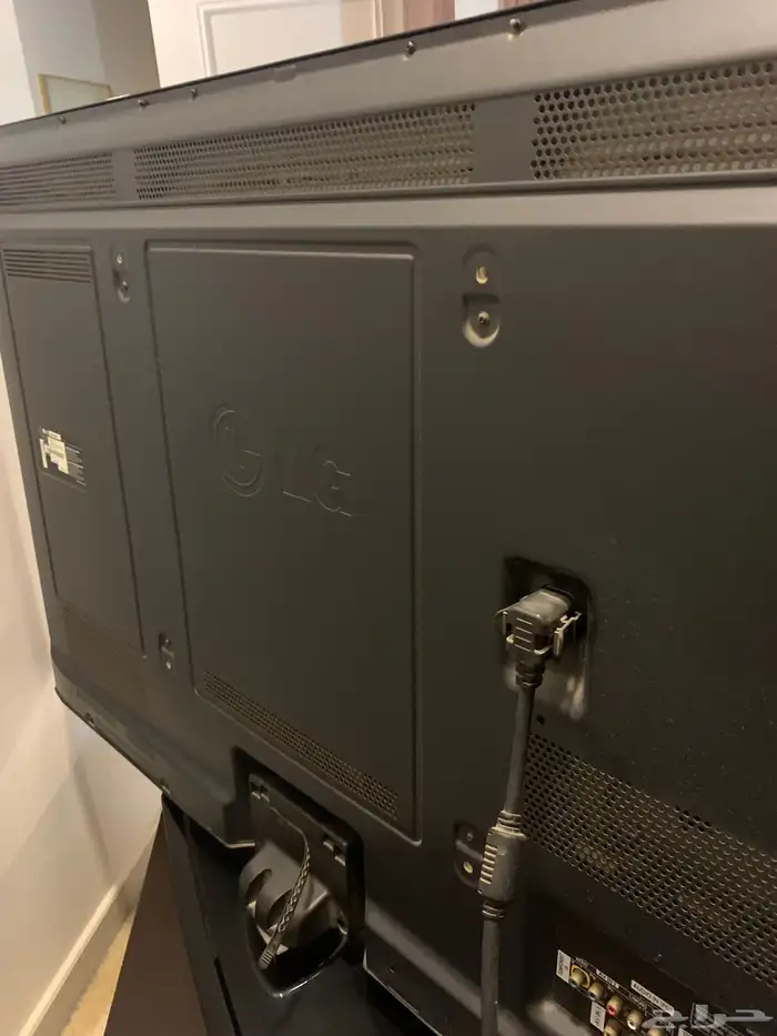 تلفزيون 50 بوصه LG بحاله ممتازه مع ريموت 1