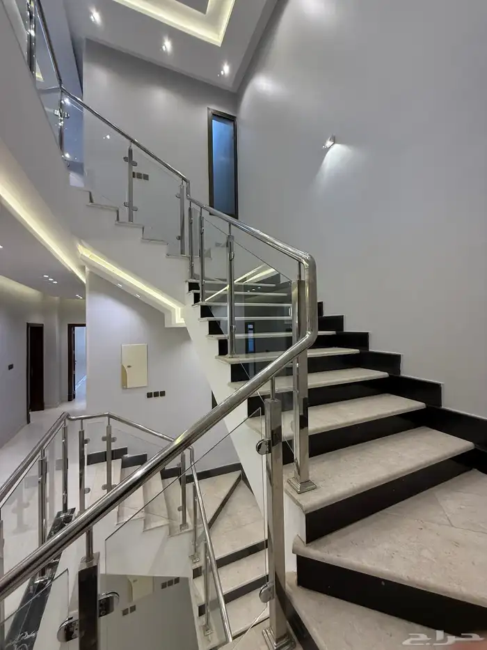 للبيع فيلا مودرن دورين وملحق ف درة الموسي مقابل ممشي الراقي 23