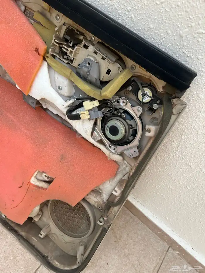 ديكور داخلي لكزس باب خلفي يمين 1