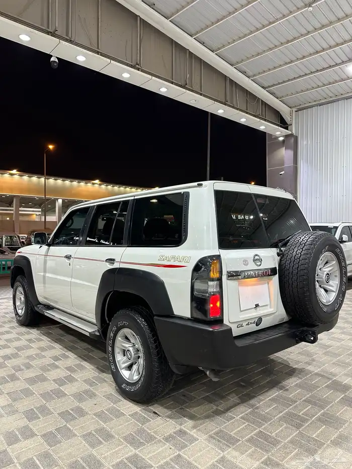 للبيع نيسان فيتك موديل 2014 قير عادي 3