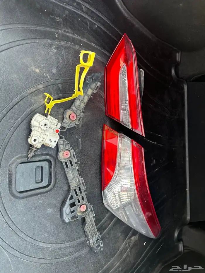 اسطب كامري 2018 قفل تانكي عظمة صدام كاميرا خلفية 3