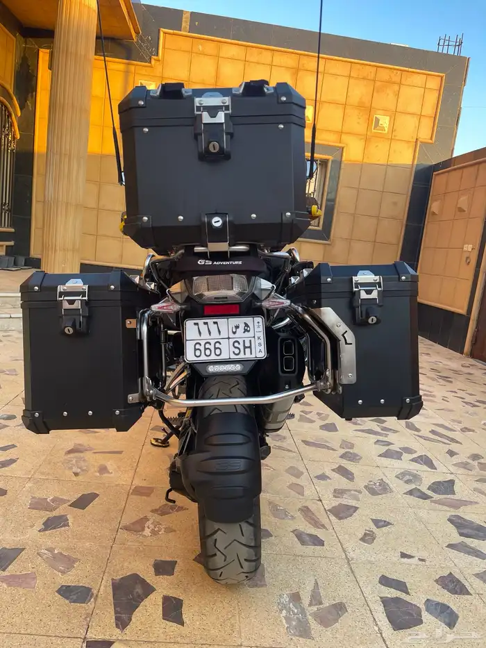 ادفنشر bmw 1250 R 2021 اصدار 40 عام لوحة مميزة 41