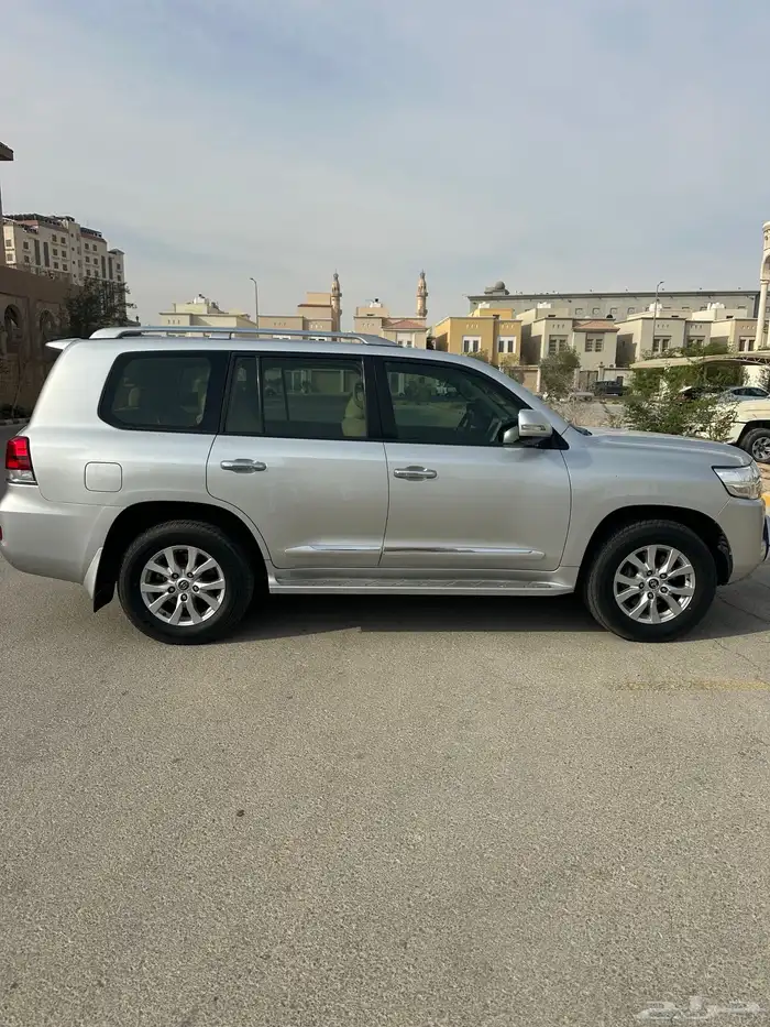 للبيع لاند كروزر 2016 8 سرندل 2