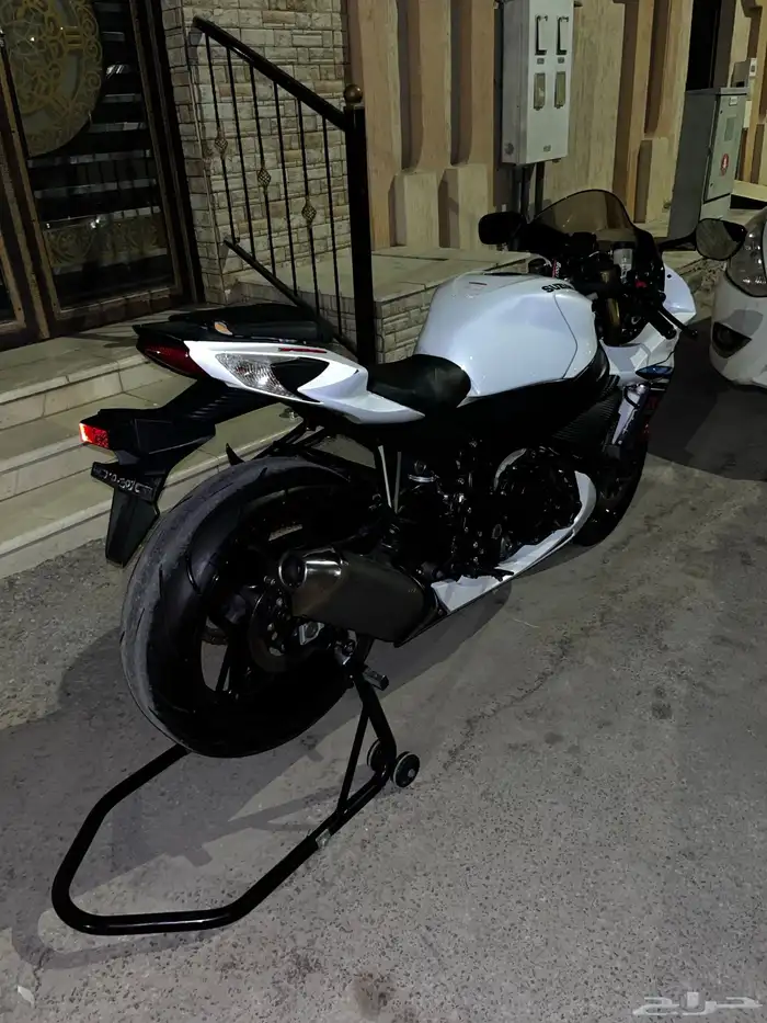 دباب سوزوكي 750 1