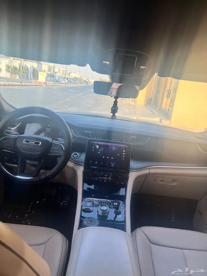 جيب شيروكي 2025 10