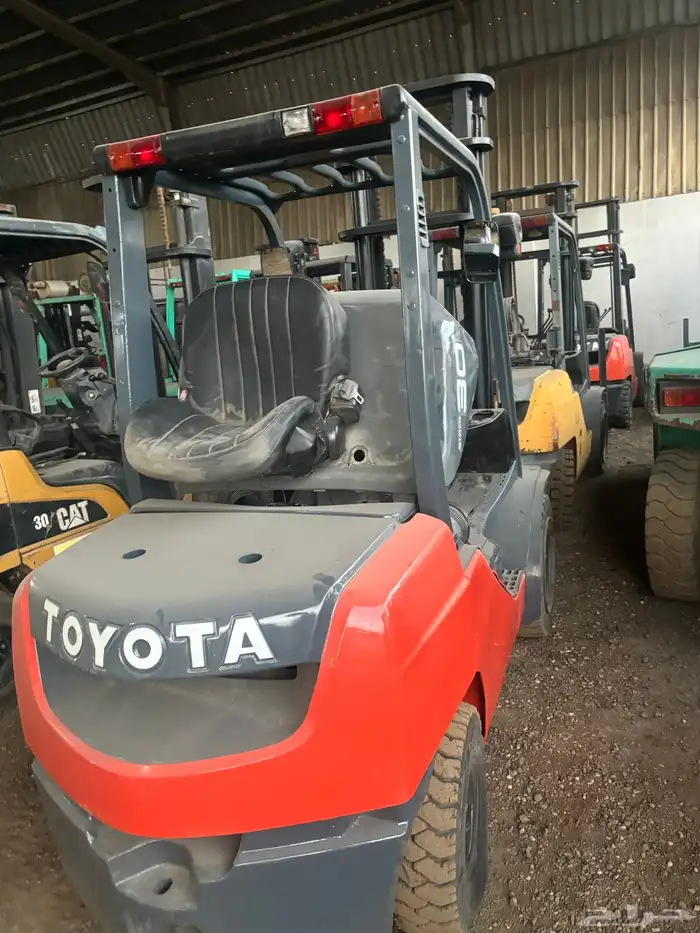 رافعات شوكية من طن ونص الى 6 طن 3