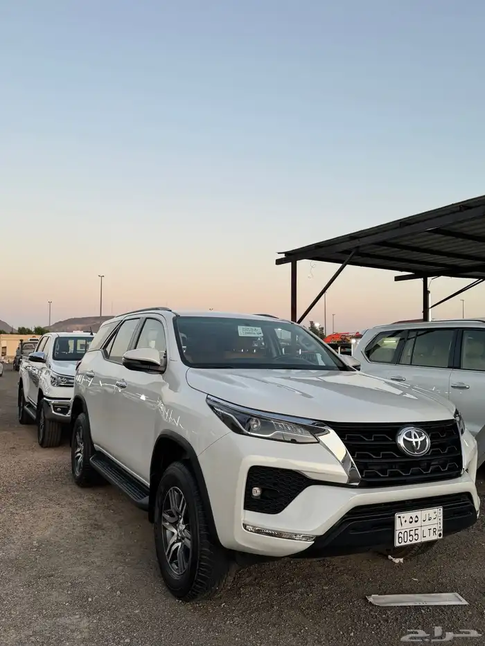 للبيع فورشنر 2023 سعودي 6 سرندل بحالة الوكالة 1