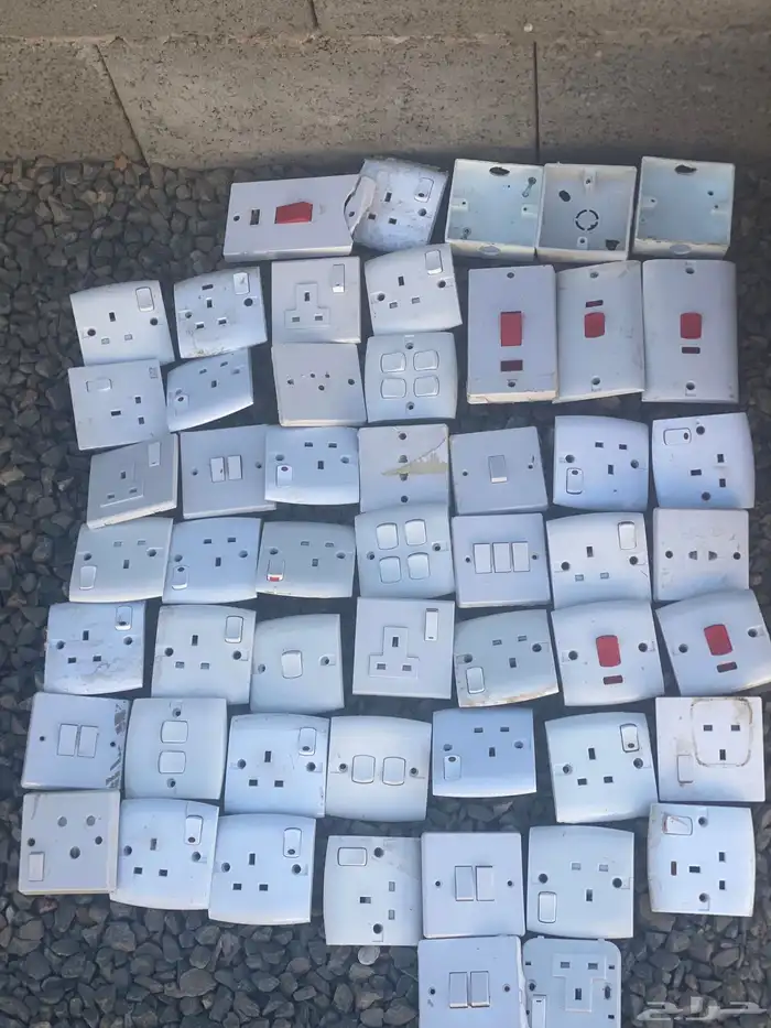 افياش الكهرباء نضيفه مفكوكة من بيت 50 حبه لبيع كامل 3