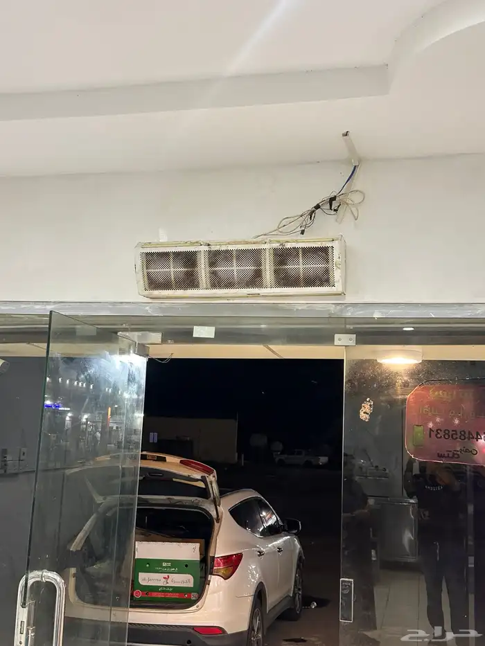 بوفية للتقبيل أو البيع بكامل معداتها 7