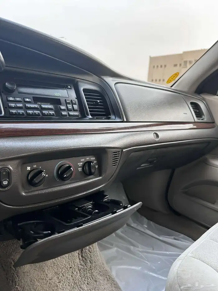 فورد فكتوريا 2010 سعودي ممشى قليل 15