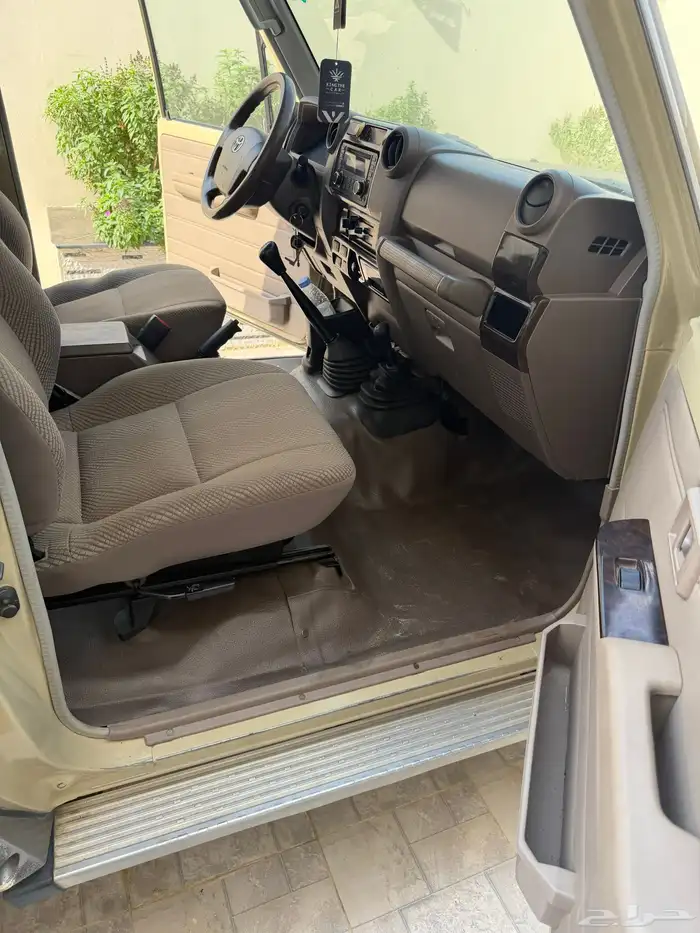 جيب ربع 2014 نظيف جدا  مشروط كامل 11