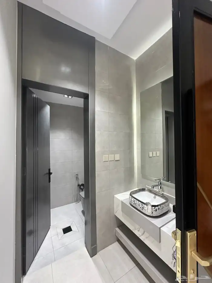 للبيع شقه علويه بموقع مميز قريب من مطار ابها 4