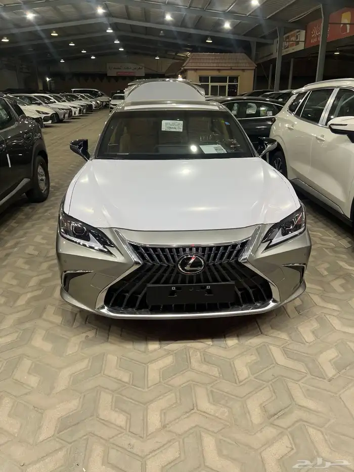 لكزس ES 250 بنزين 2025 0