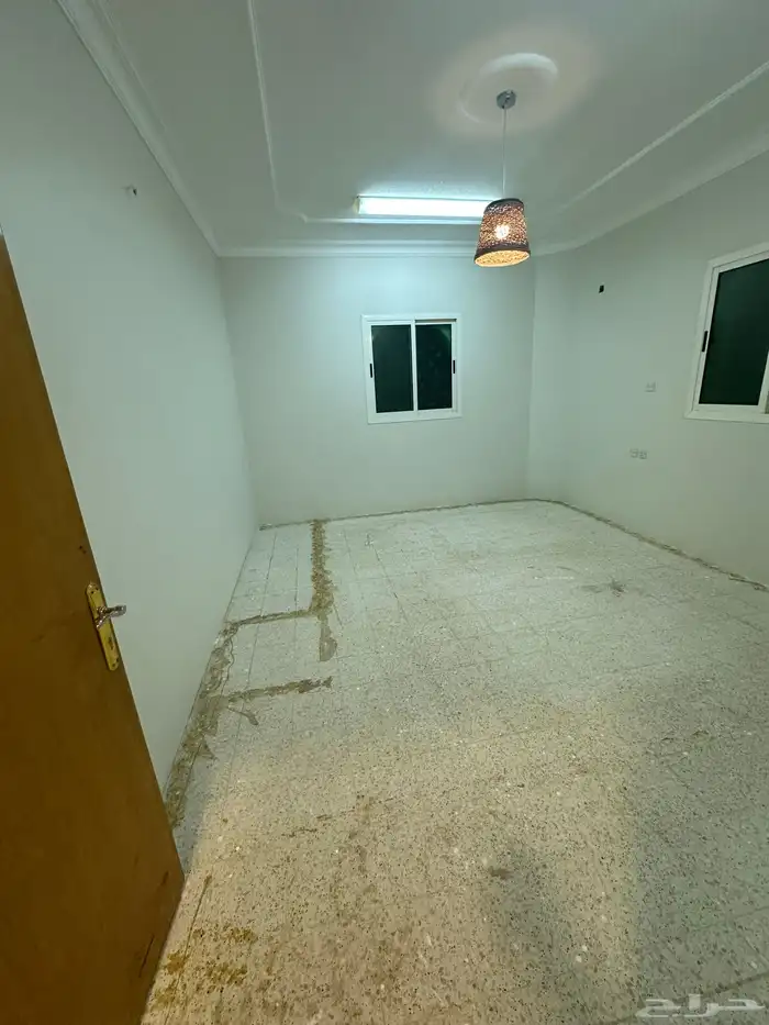 دور اول للإيجار 450 متر غرناطه 60 الف 13