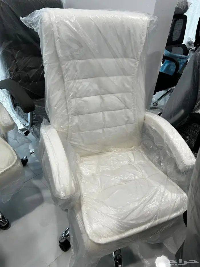 كرسي مكتب مميز وحديث 12