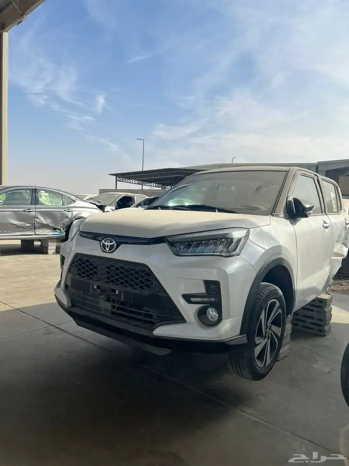 رايز2025 ابيض  مصدوم قطع غيار فقط 1