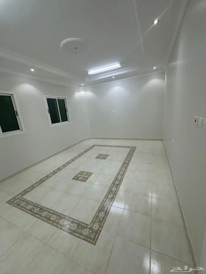 دور اول للإيجار 450 متر غرناطه 60 الف 16