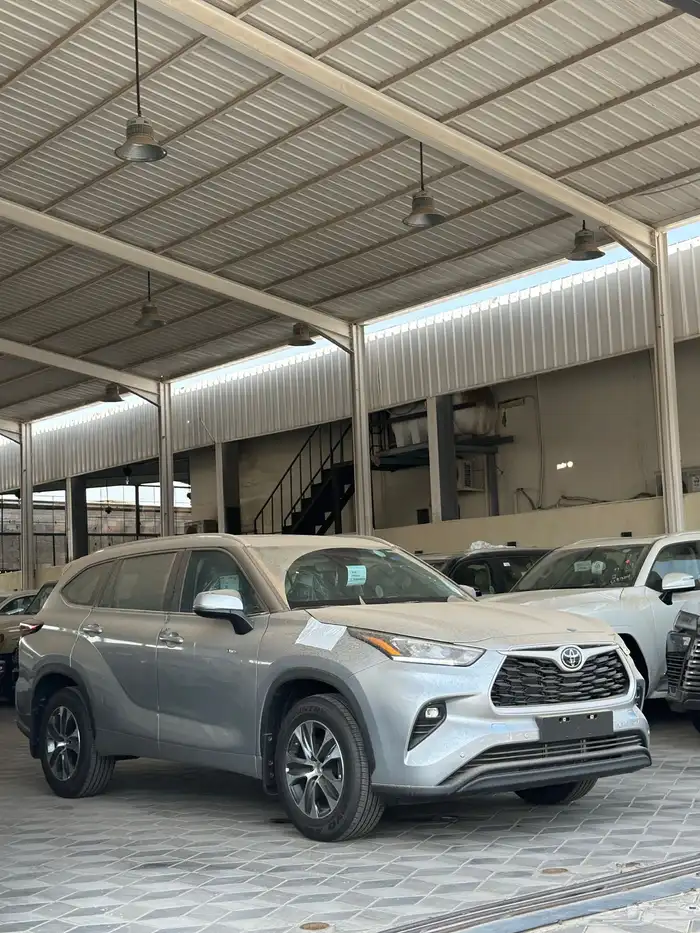 تويوتا هايلاندر GLE هايبرد الوان فضي موديل 2025 2