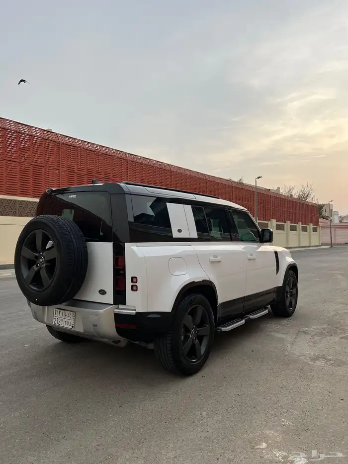 لاندروفر ديفيندر 110 ناغي 2023 ضمان وصيانه مجانيه 10