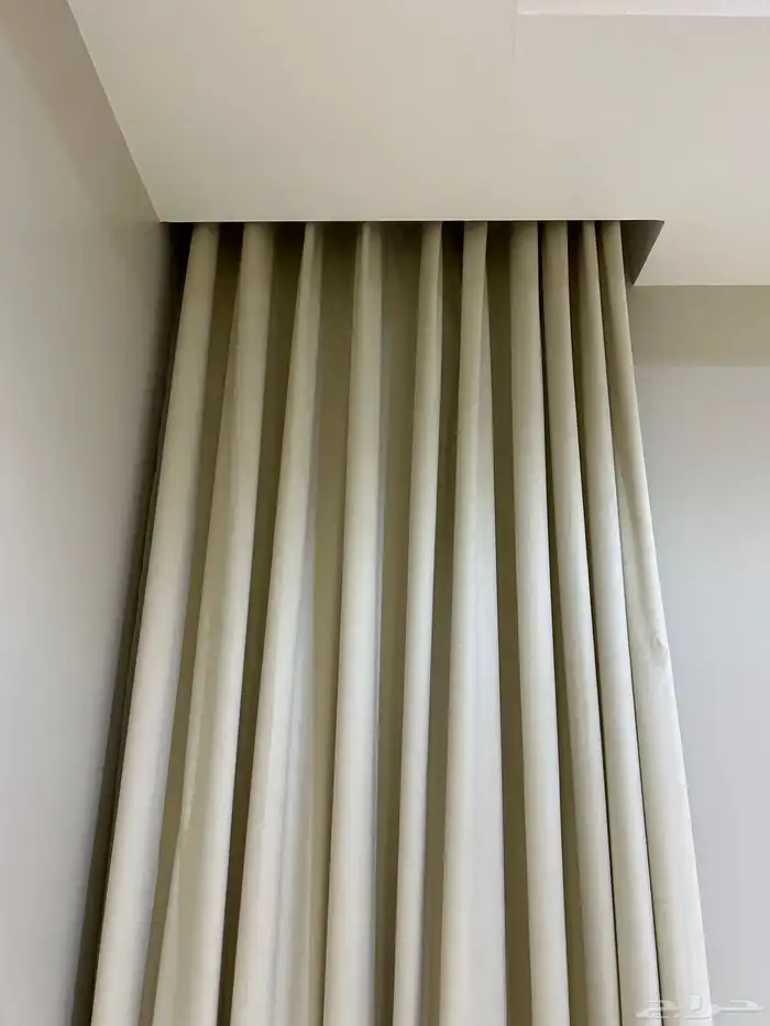 خمسة ستائر مستخدمه للبيع 0