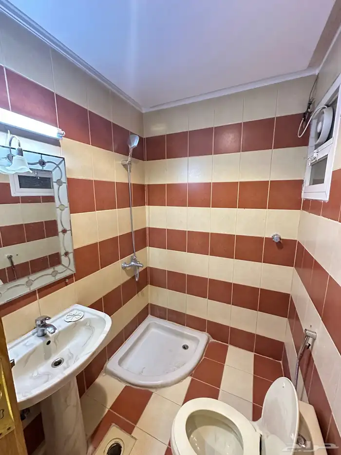 للايجار شقة بحي لبن 4غرف ب3500شهري 2