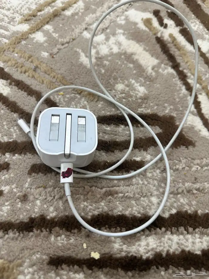 شاحن ايفون اصلي مستعمل 0