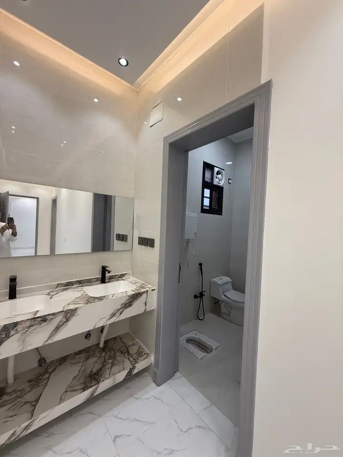 للبيع ارواف علويه وشقق ارضيه ببايكة سيارة ف شمال الخميس 37