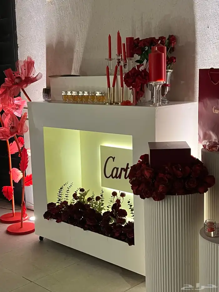 يوجد حفلات و شاشة بالمتر 10