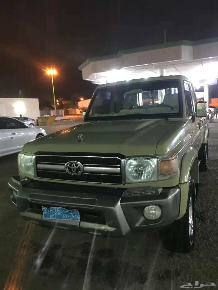 جيب شاص موديل 2013رفرف شرط شاص وبدي ومحركته ممشى نظيف 2