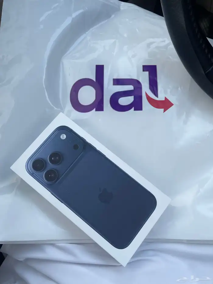 ايفون برو 17 الازرق  256 بسعر ممتاز 0