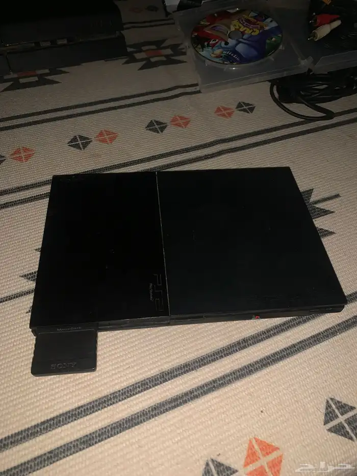 بلاستيشن 2 مستعمل مع قيرين وسلك الوان وشريطين كراش و قراند 0